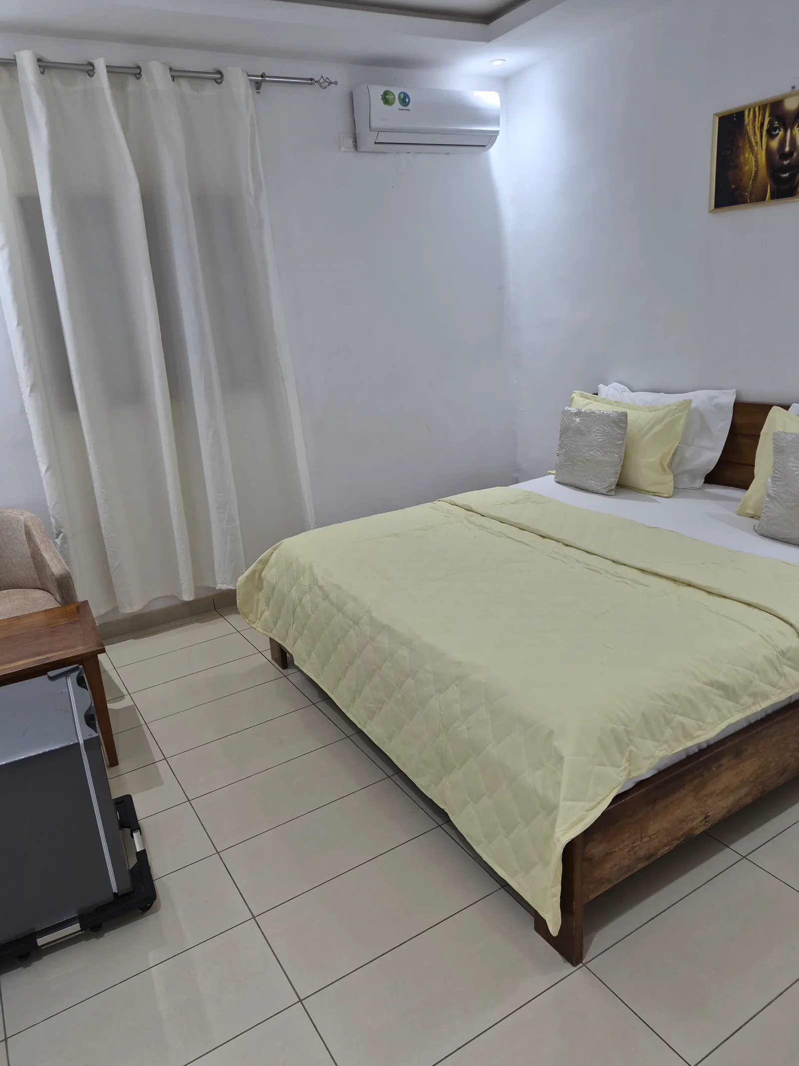 Deluxe — Dehaly Hôtel, Daloa