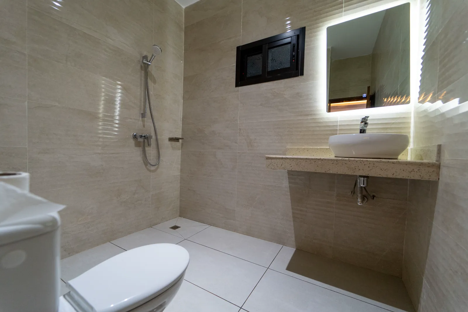 Deluxe — Dehaly Hôtel, Daloa